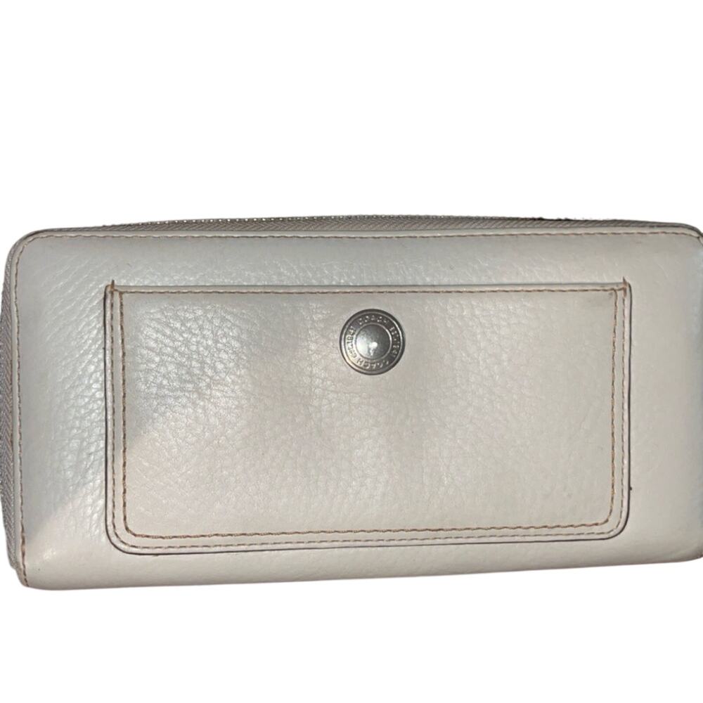 Coach Chelsea Accordion Zip Around Wallet Parchment Pebbled Leather EUC F40596